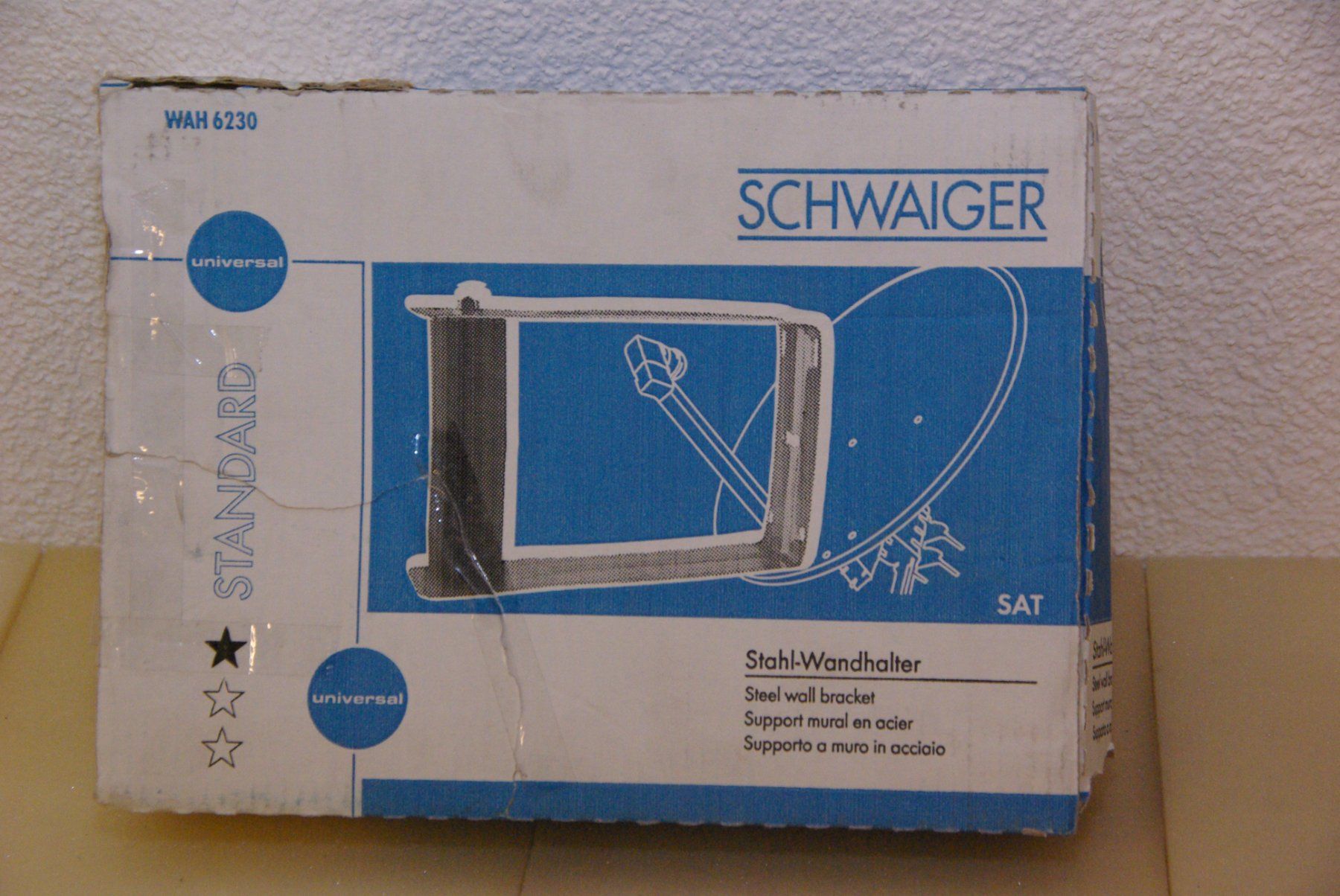 Wandhalterungen: Stahl-Wandhalter von Schwaiger – Neu und originalverpackt aus Herisau von Cevianer1844