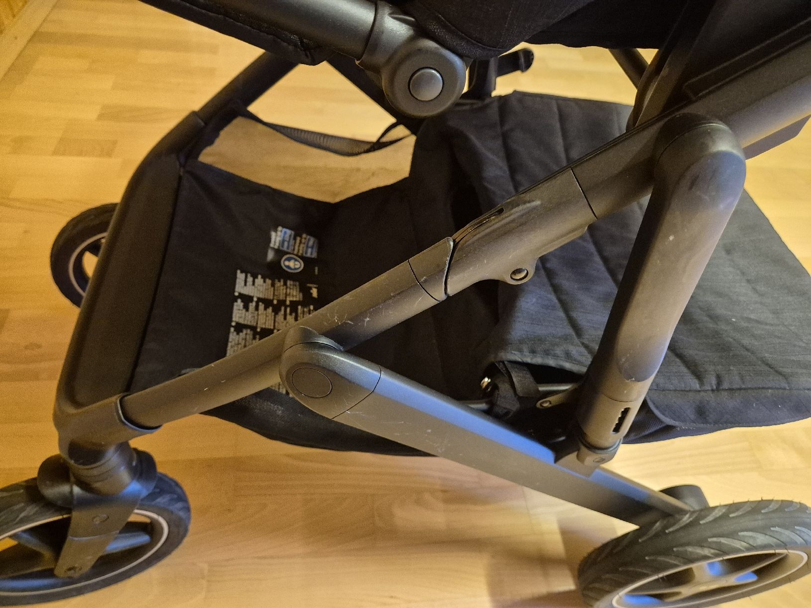 Joie Carrozzine: Poussette, siège-auto & accessoires – Usato da Châtel-Montsalvens venduto da lin_s2k9 9