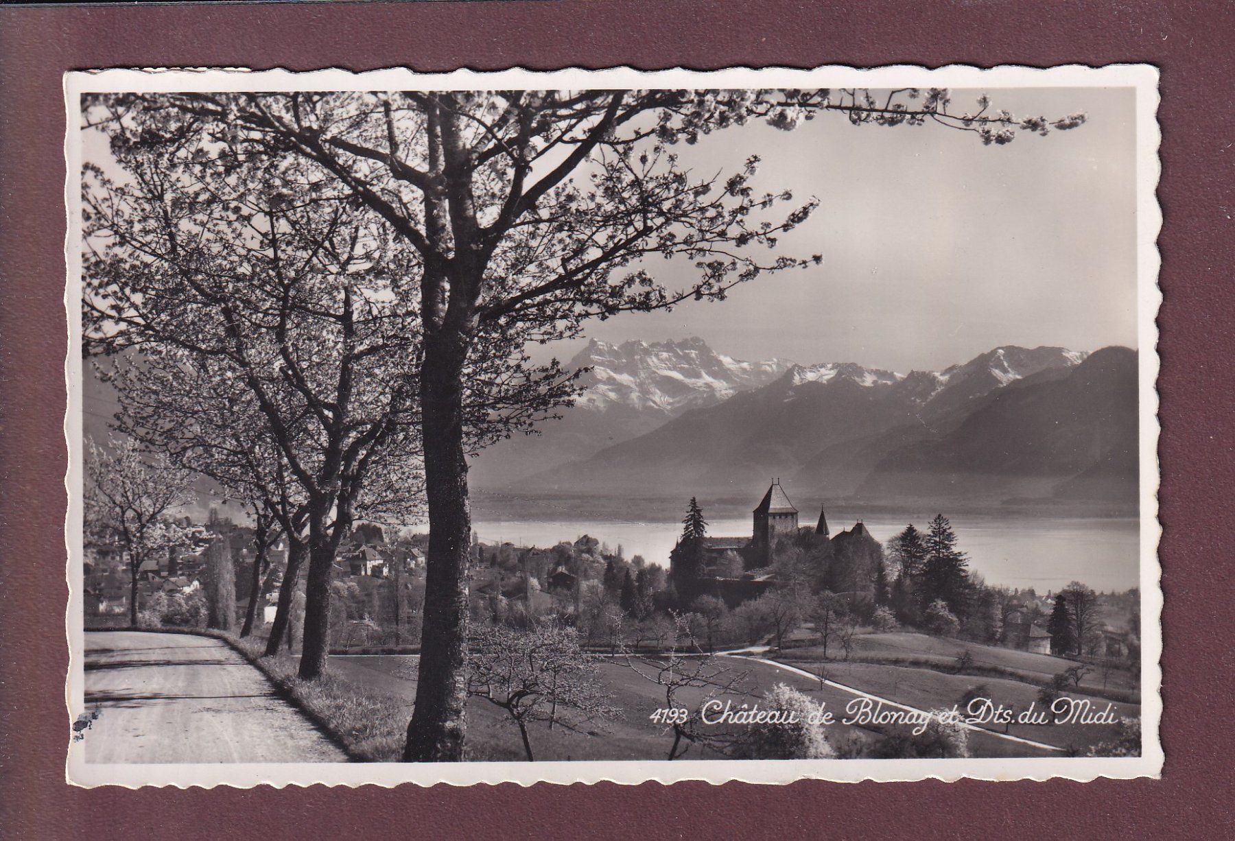 Cartoline postali: Château de BLONAY - Dents du Midi - 1945 – Usato da Pully venduto da nicecards
