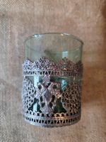 grünes antikes Trink Glas Becher mit Metall Haube
