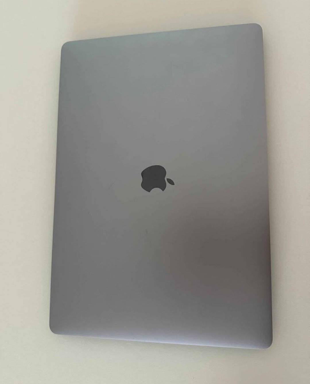 Apple Notebook: Macbook Pro 16 (2019) – Usato da Niederhelfenschwil venduto da whitestone_H 1