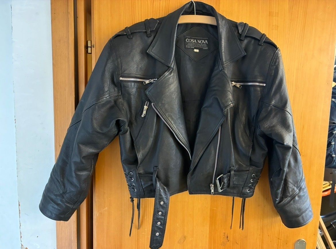 Giacche: Sportliche Damen Motorrad Lederjacke – Usato da Lupsingen venduto da Cubanito269