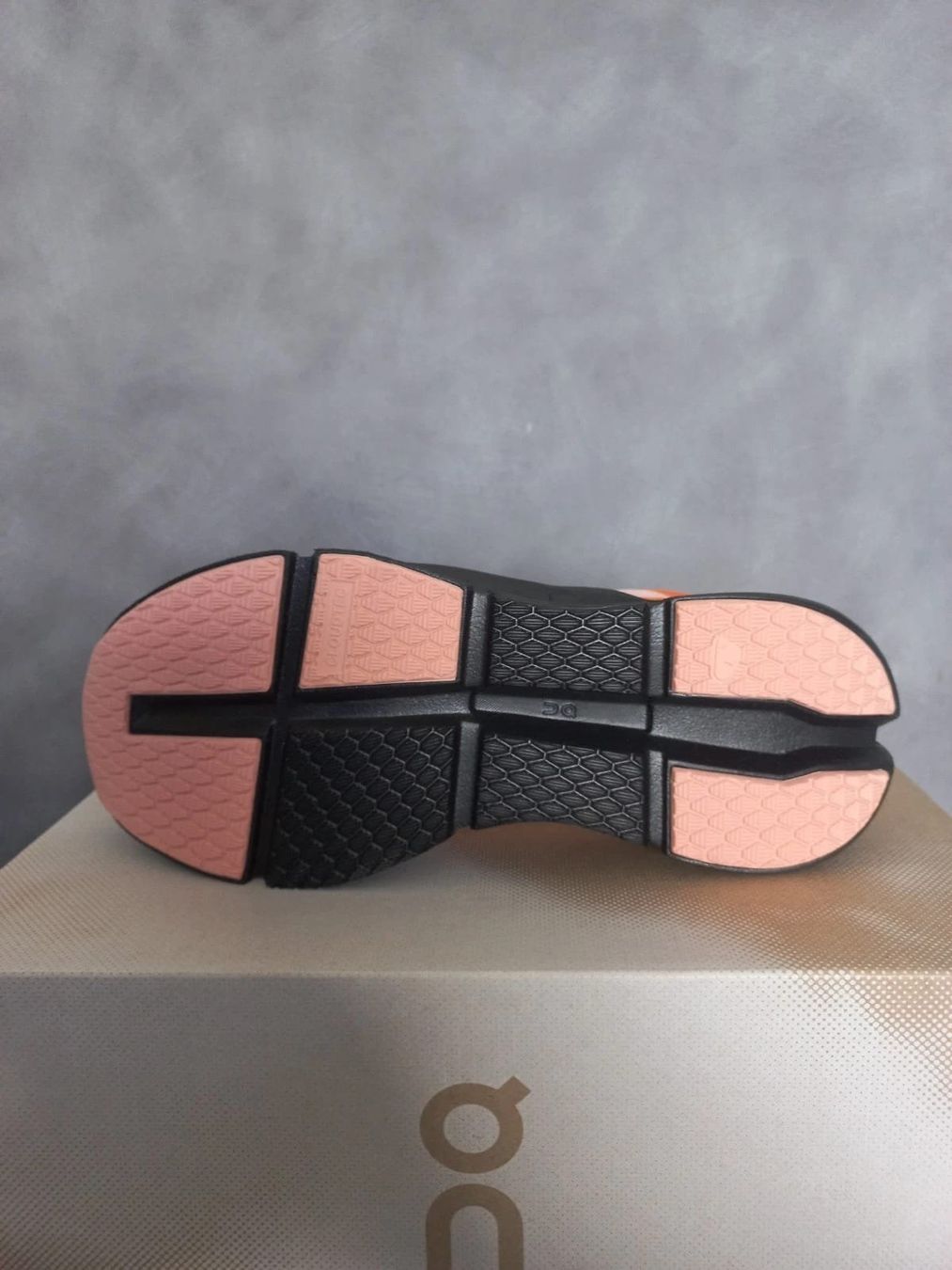On Scarpe da donna: On Cloudgo Rose/Magnet Pointure 40.5 – Nuovo e nell'imballaggio originale da Collonges-sous-Salève venduto da MERLE385 2