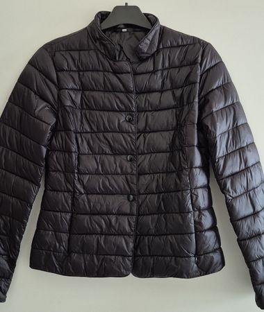 Leichte Daunenjacke, schwarz, Grösse M - ideal für Übergang
