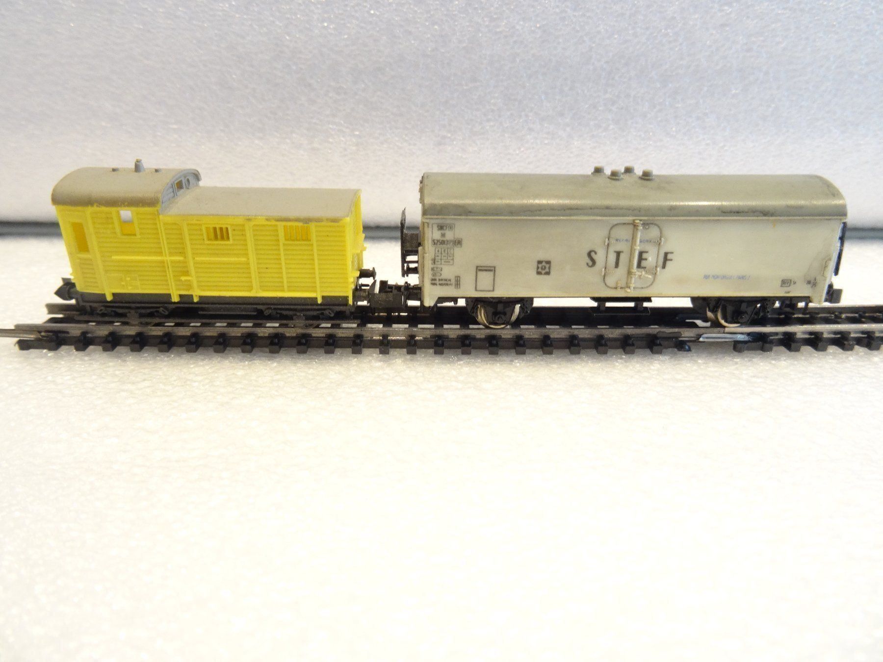 Trix Modellini di ferrovie: Trix / Lima N-Spur 2 Güterwagen – Usato da Hochdorf venduto da Teger02 1