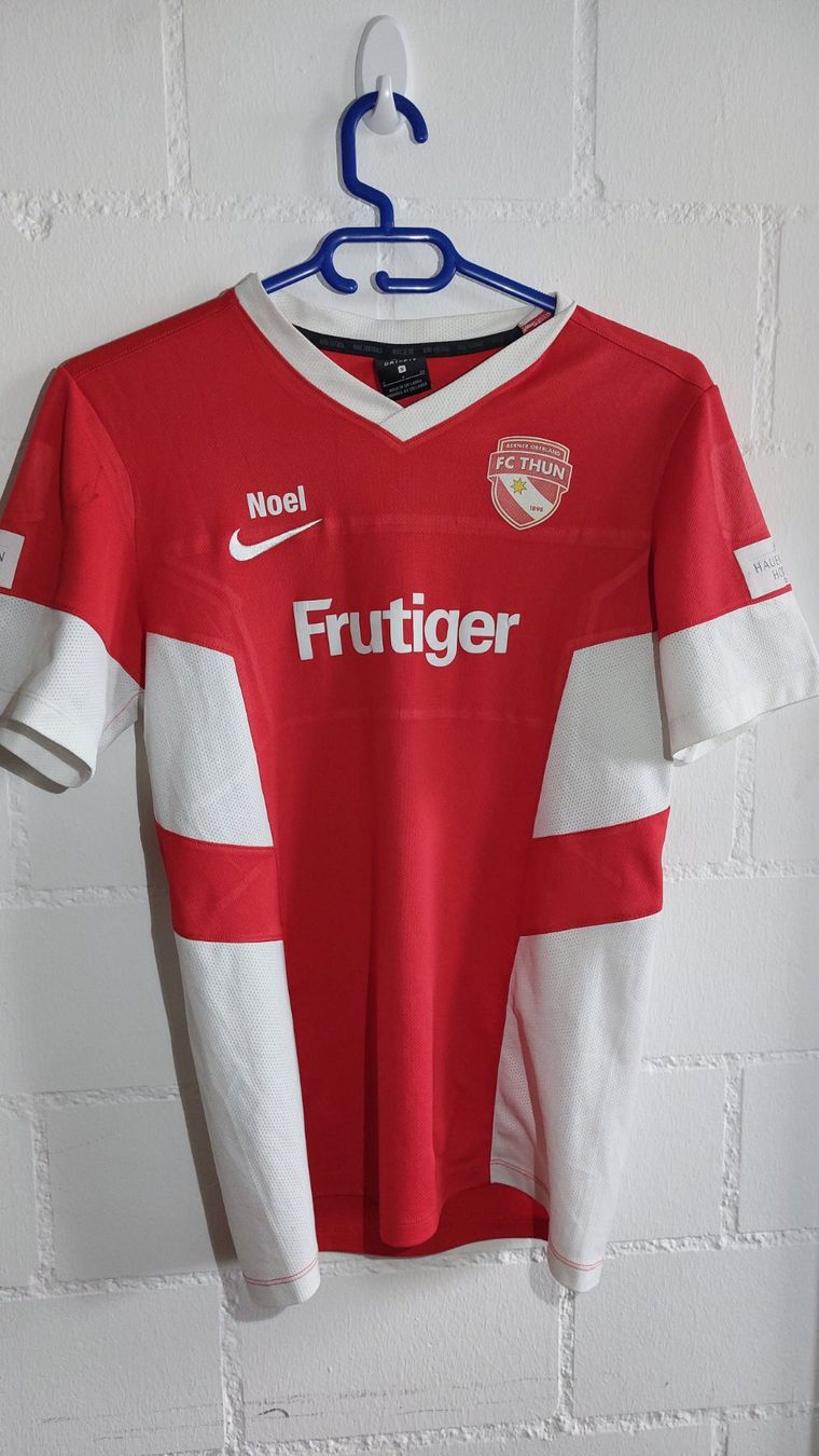 Nike Maillots de corps & Pantalons: FC Thun Trikot 2017/18 Gr. S "NOEL" – D'occasion à Hedingen par Turicun25