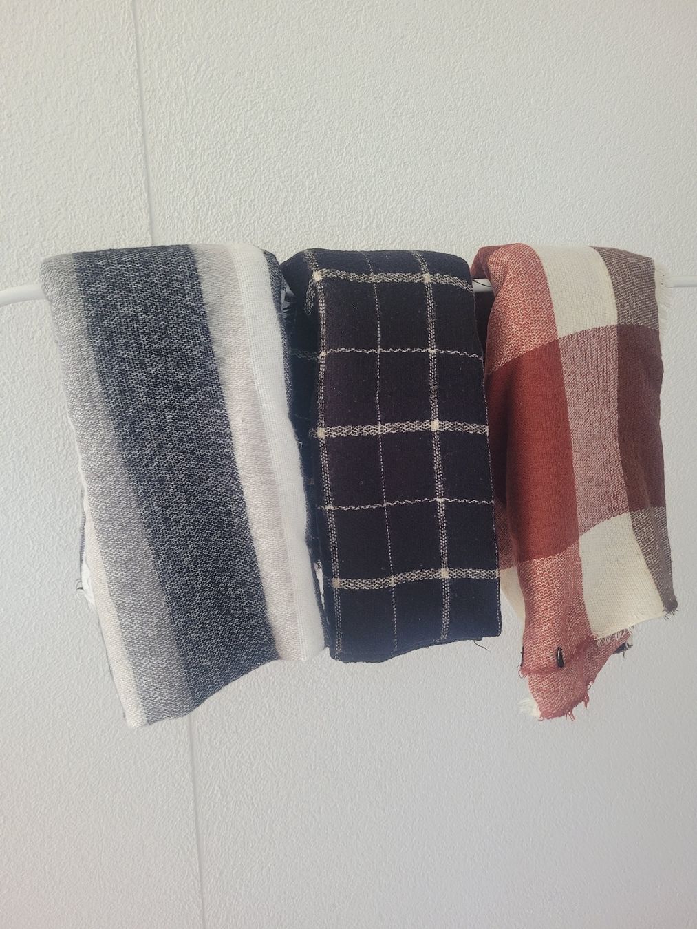 H&M Foulards & écharpes: Schal – D'occasion à Neu St. Johann par cim_vv6n