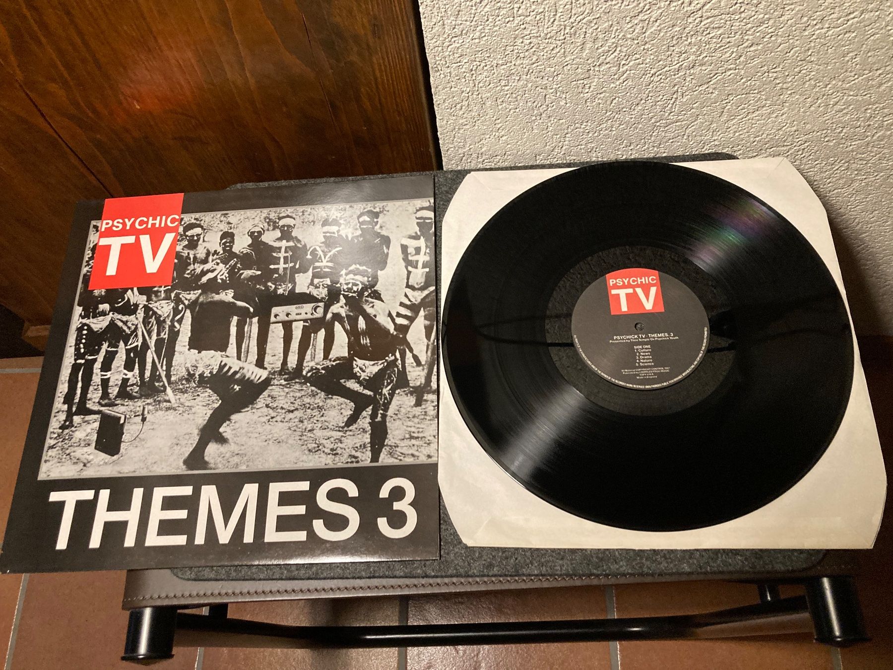 Dischi in vinile: Psychic TV - Themes 3 – Usato da Fribourg venduto da Karushi