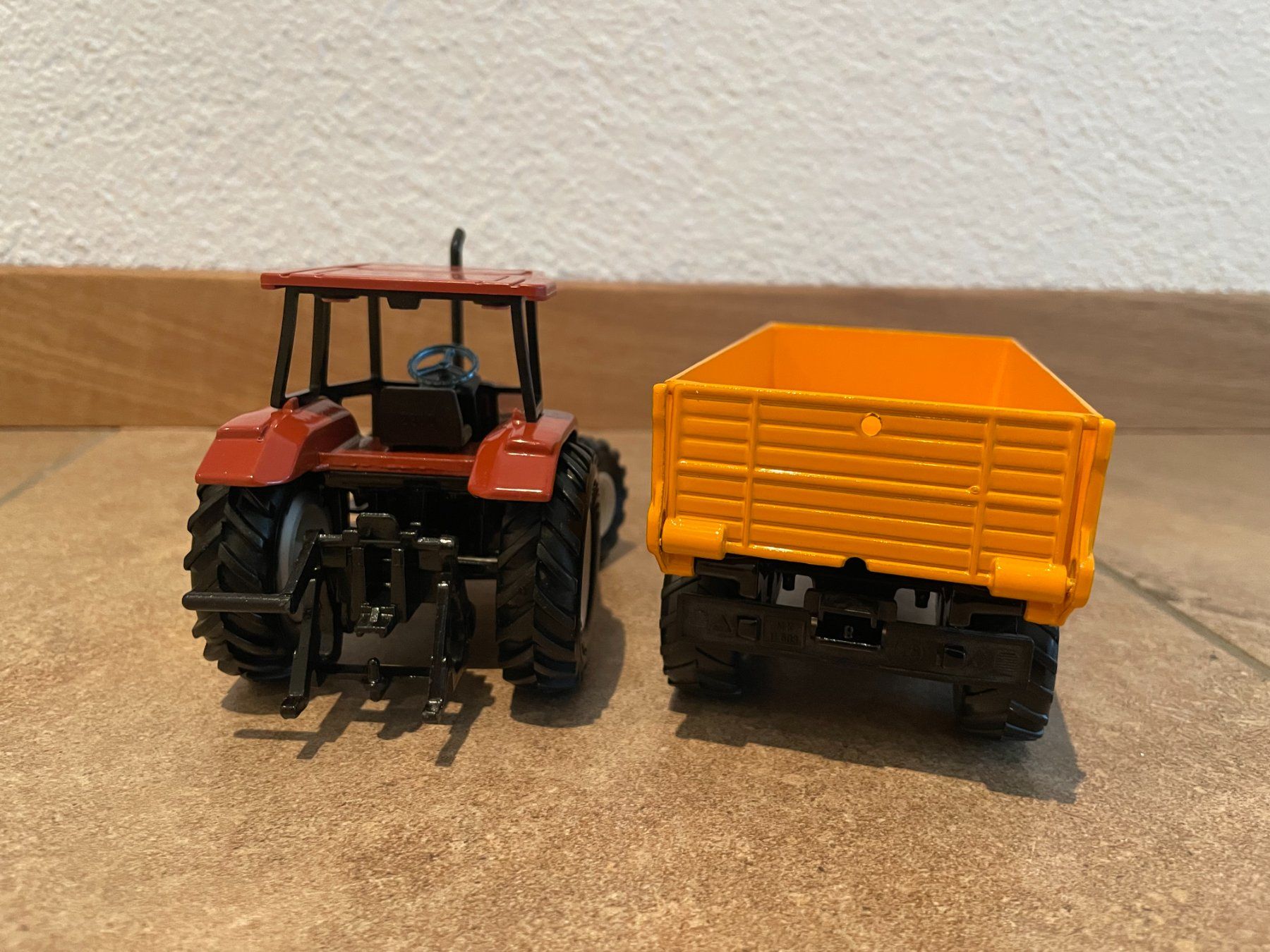 New Holland Traktoren: SIKU New Holland L75 mit Kipper – Neu und originalverpackt aus Kreuzlingen von Stefan1150 3