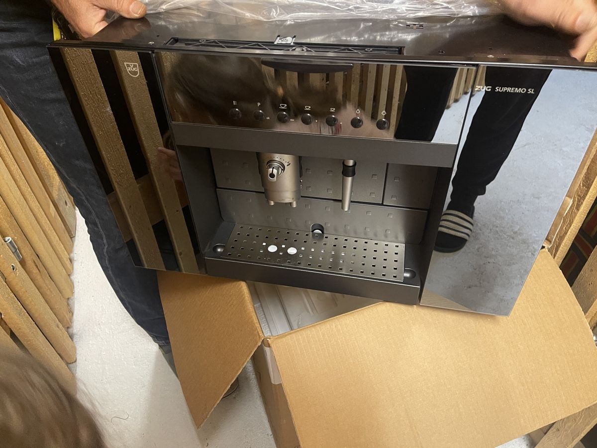 V-Zug Macchine per caffè & Macchine per espresso: V-Zug Supremo SL Einbau-Kaffeevollautomat – Usato da Davos Platz venduto da Qumartaj