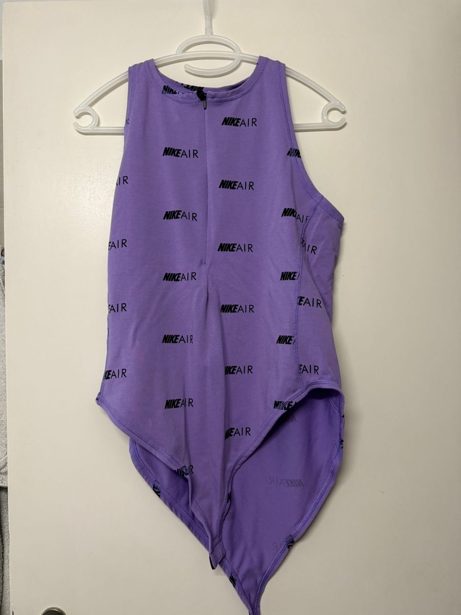 Nike Top: Nike Body – Nuovo (secondo la descrizione) da Glattbrugg venduto da sab_989l 1