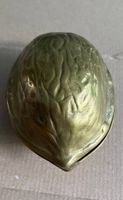 Ancien casse-noisettes en laiton/bronze  forme de noix
