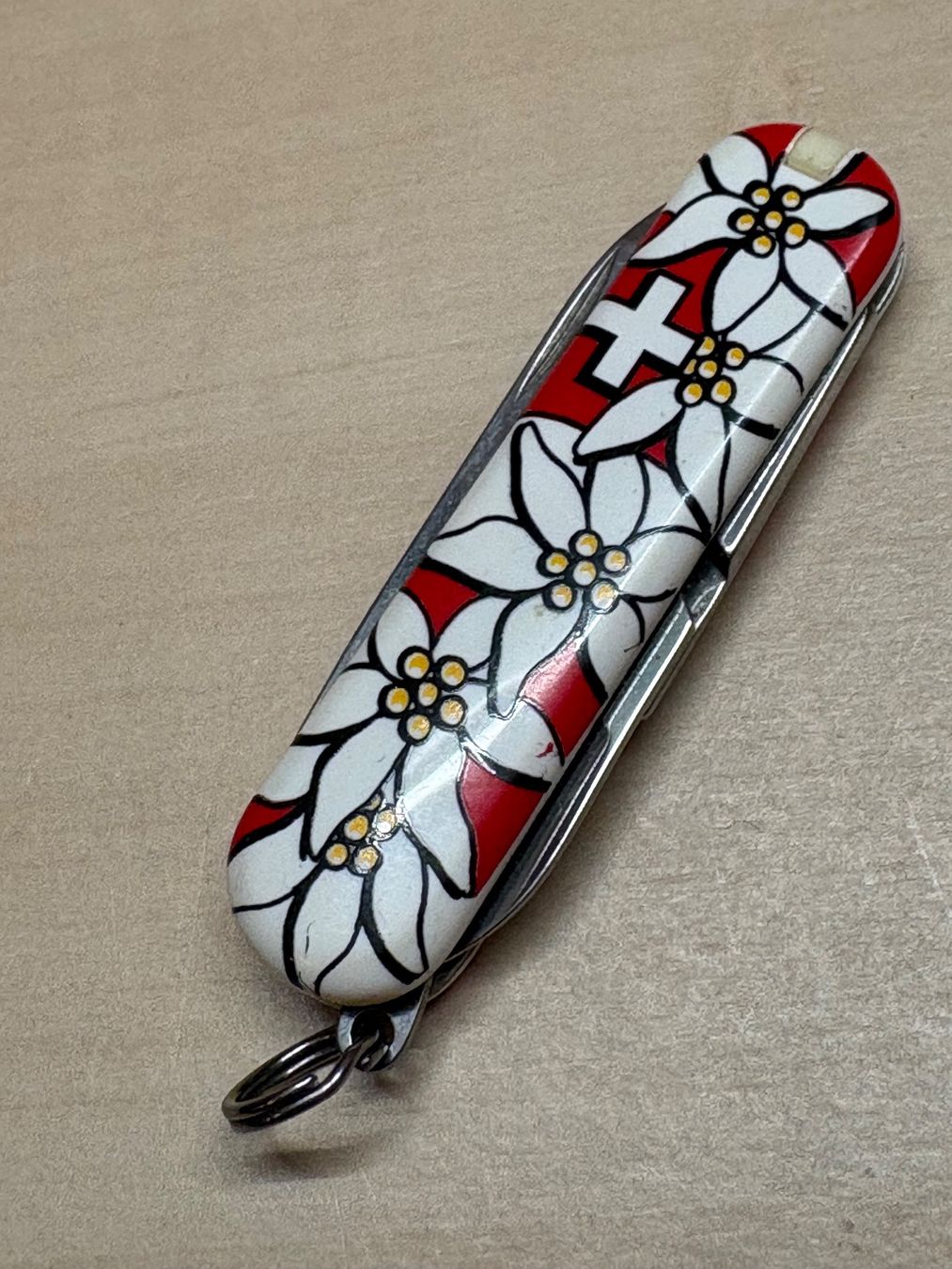 Victorinox Coltelli tascabile: Victorinox Classic SD Edelweiss – Usato da Rümligen venduto da Sibill 1