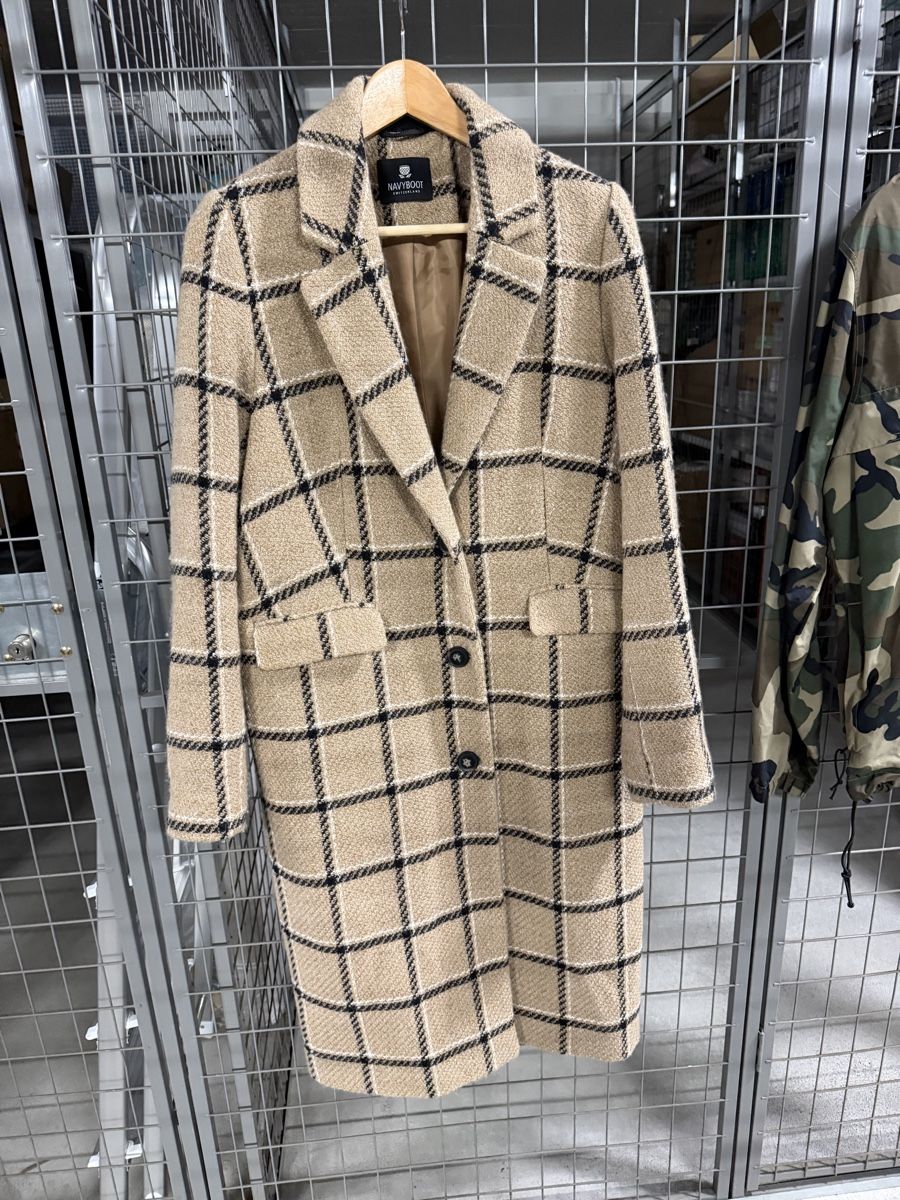 Navyboot Mäntel: Navyboot Mantel kariert, beige in der Grösse 40 – Gebraucht aus Winterthur von pkdm