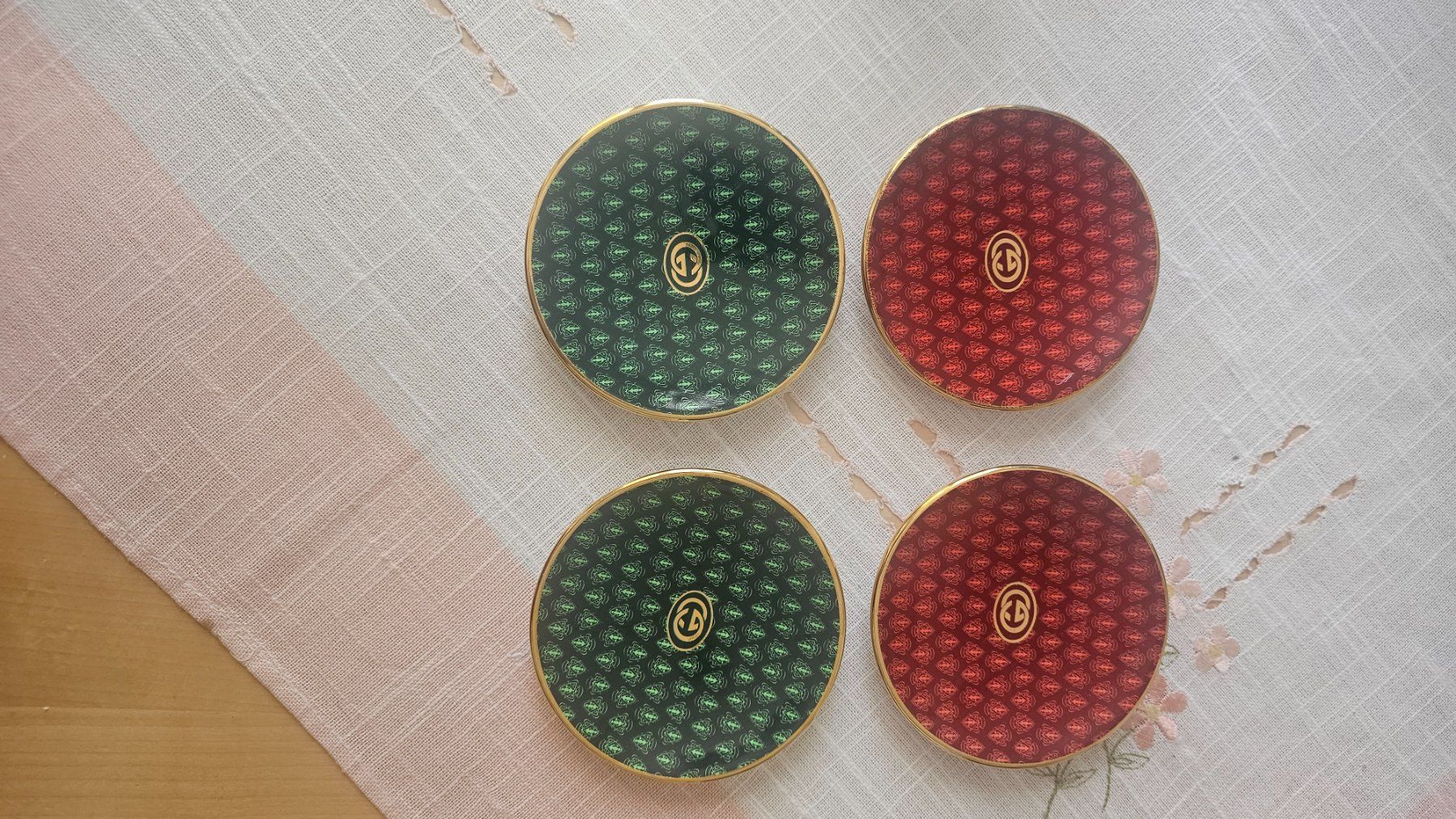 Gucci Servierplatten: 4 vide poche / cendrier Gucci – Gebraucht aus Etoy von angi020