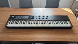 Arturia KeyLab 88 MkII  neuwertiges MIDI Masterkeyboard