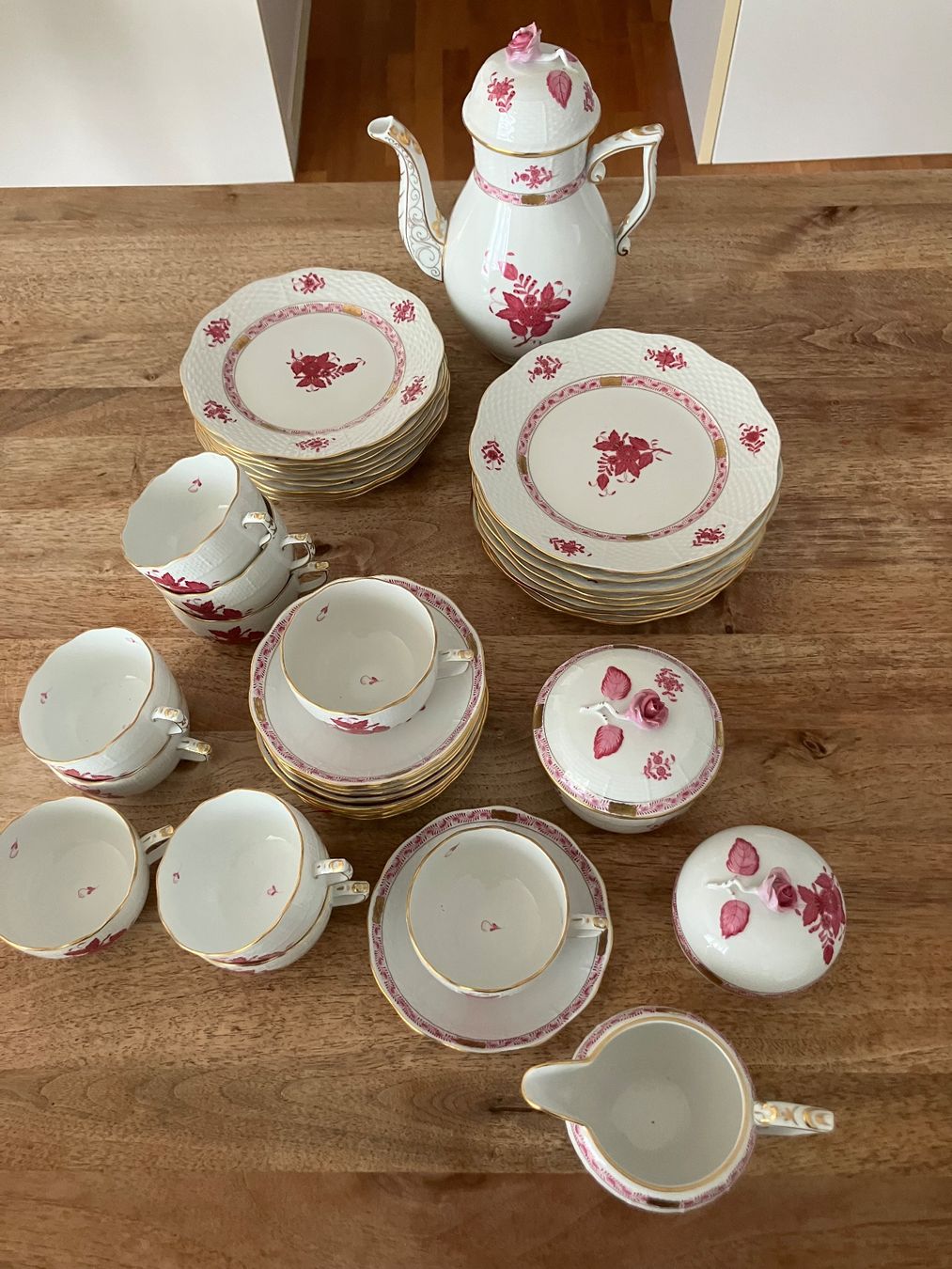 Set di piatti: Herend Kaffeeservice, handbemalr, 40 teilig. – Usato da St. Gallen venduto da Puntos