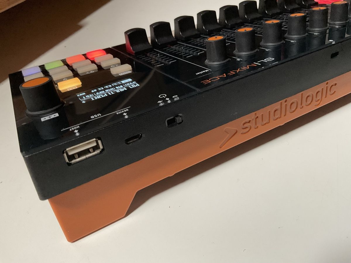 Strumenti musicali: Studiologic SL Mixface – Usato da Epalinges venduto da daDahu 1