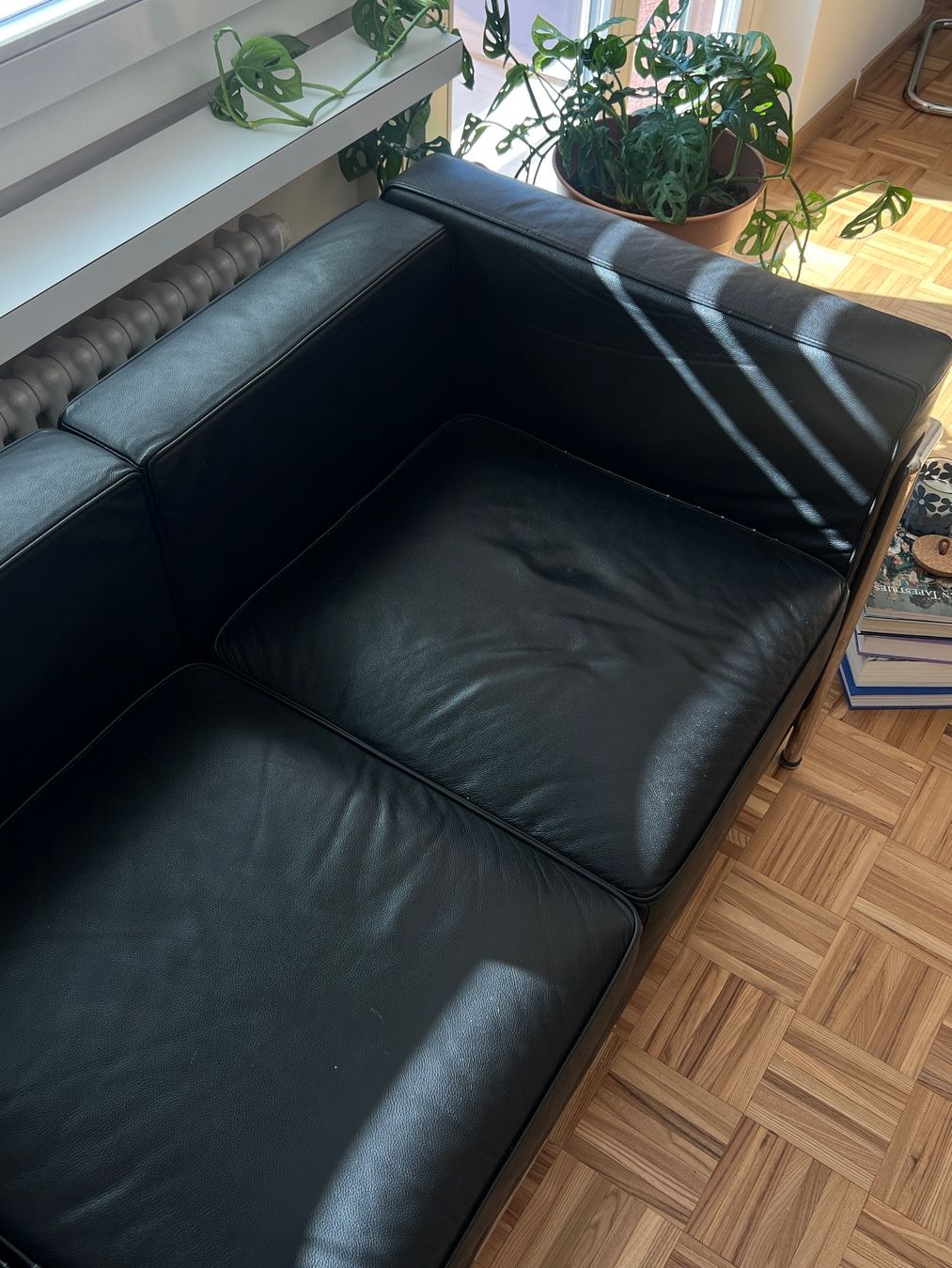 Sofas: Le Corbusier LC2 3er Sofa – Replika – Gebraucht aus Thalwil von 201_5fk8 2