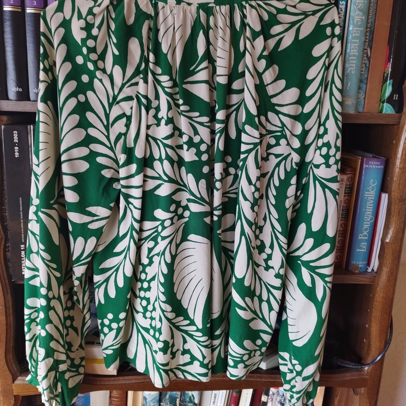 H&M Blusen: Chemisier élégant vert imprimé floral – Gebraucht aus La  Tour-de-Trême von Kotochunko 1