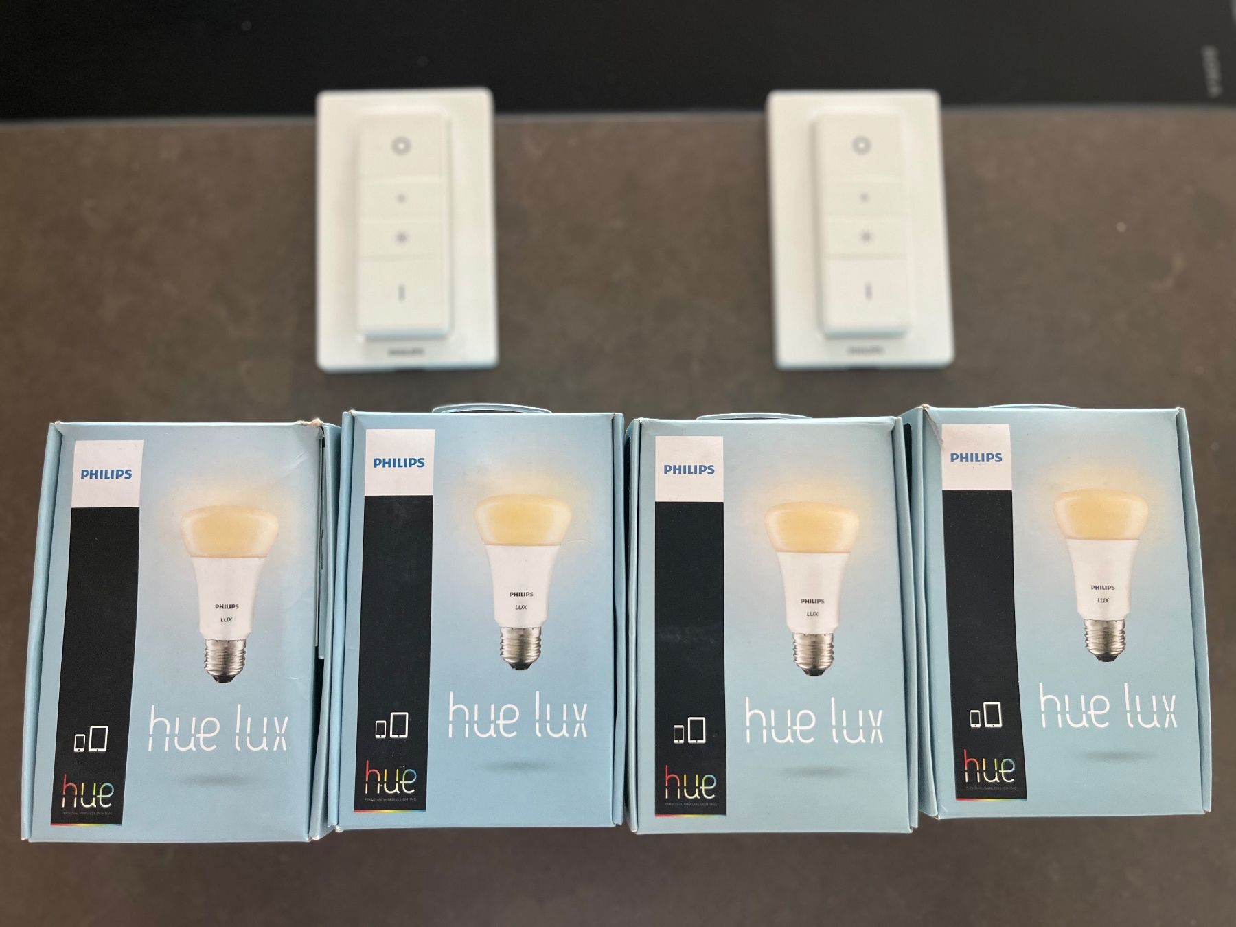 Philips Lampade: Philips Hue Set Lampen / Dimmer – Usato da Meilen venduto da Mneumann