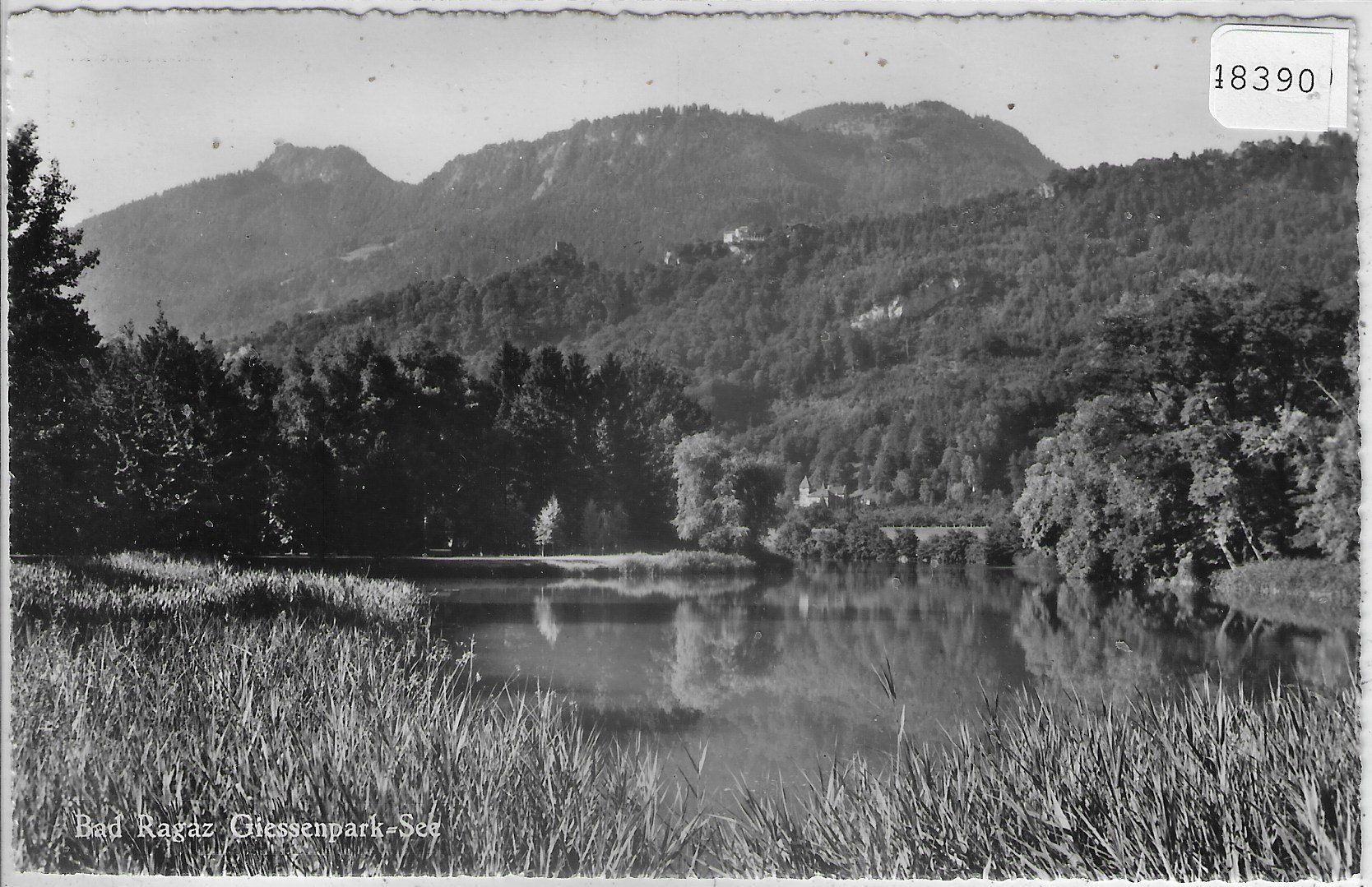 Cartes postales: Bad Ragaz - Giessenpark-See – D'occasion à Ettingen par Kartenplanet