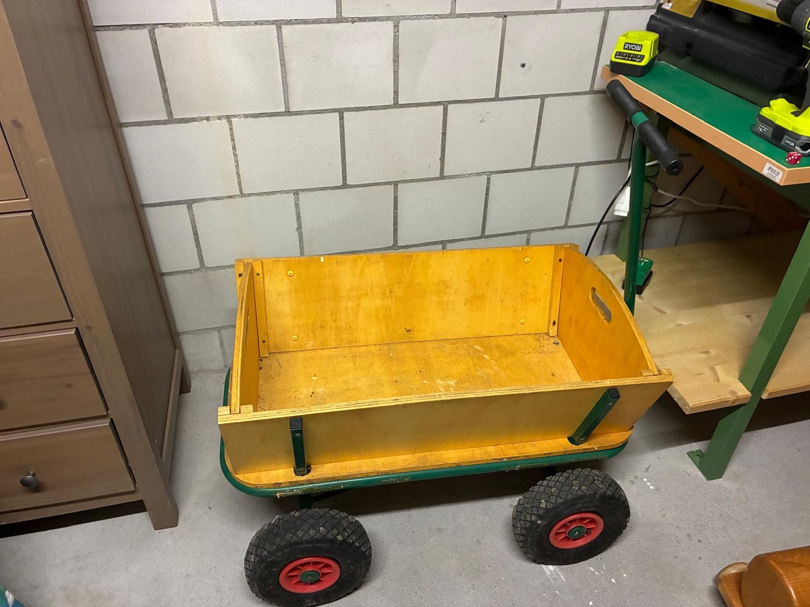 Carrelli di trasporto: Bollerwagen – Usato da Zizers venduto da Leimbi02