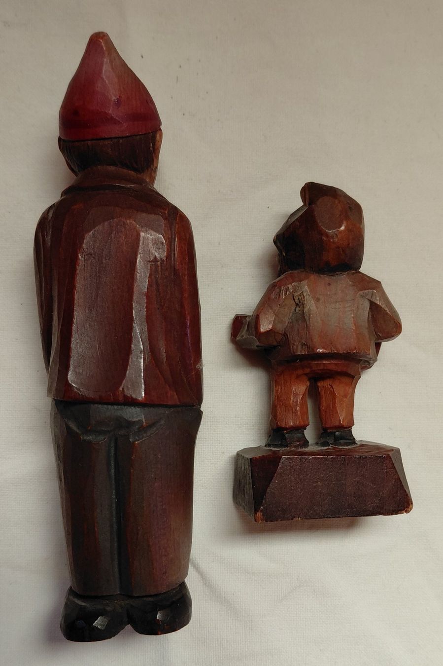 Statuette: 2  Holzfiguren handgeschnitzt bemalt – Usato da Trogen venduto da Limboo 2