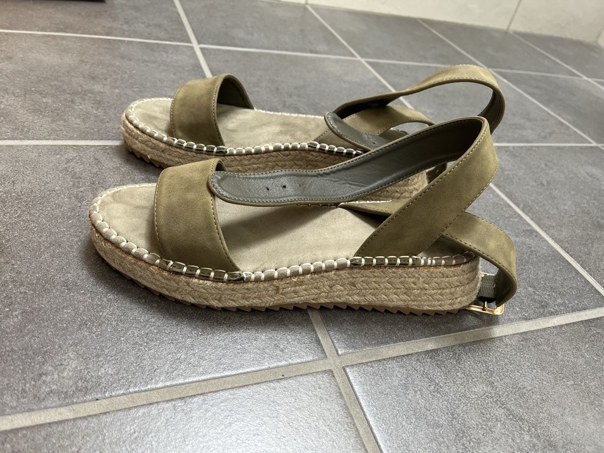 Damenschuhe: Plateausandale About you – Neu (gemäss Beschreibung) aus Grabs von LenaS96 1