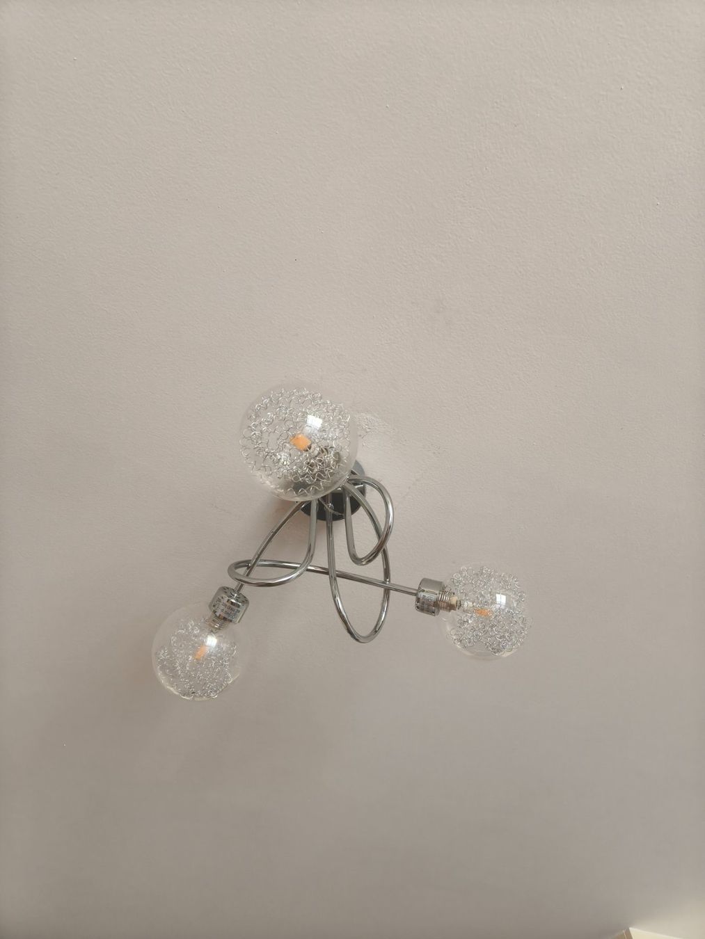Conforama Kronleuchter & Deckenlampen: Plafonnier design 3 lumières – Gebraucht aus Romont FR von rox_jmz8