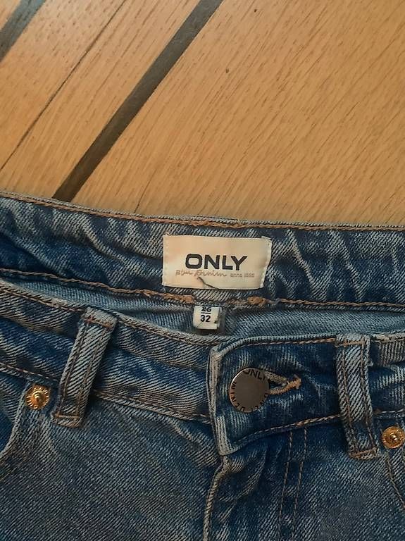Jeans: Jeans Only – Usato da Solothurn venduto da mar_spc6 2