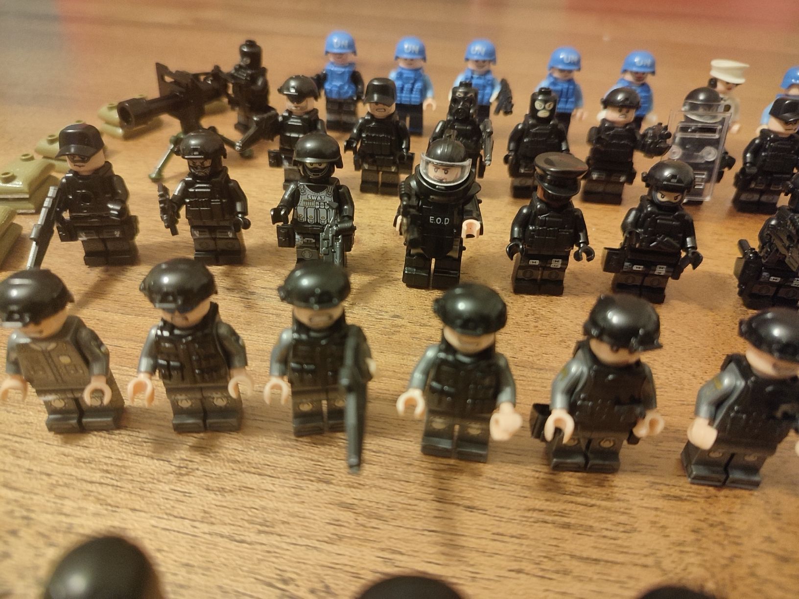 Lego Baukästen: Lot 49 figurines force spécial compatible lego + accessoires – Gebraucht aus Bougy-Villars von Vogue 4