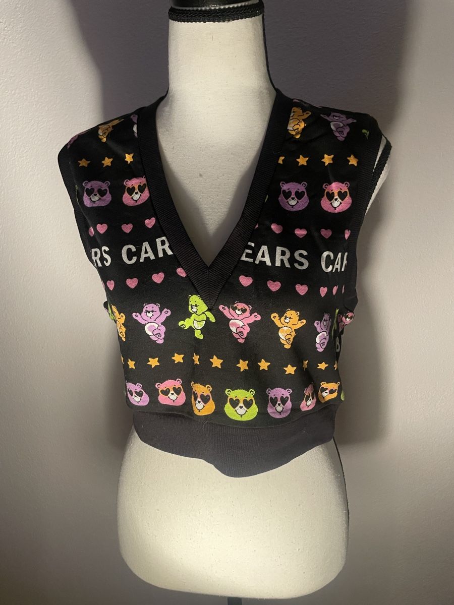 H&M Maglioni & Felpe: Care Bears Crop Pullunder Gr. XS  H&M neuwertig – Nuovo e nell'imballaggio originale da Gossau SG venduto da MelsFashion