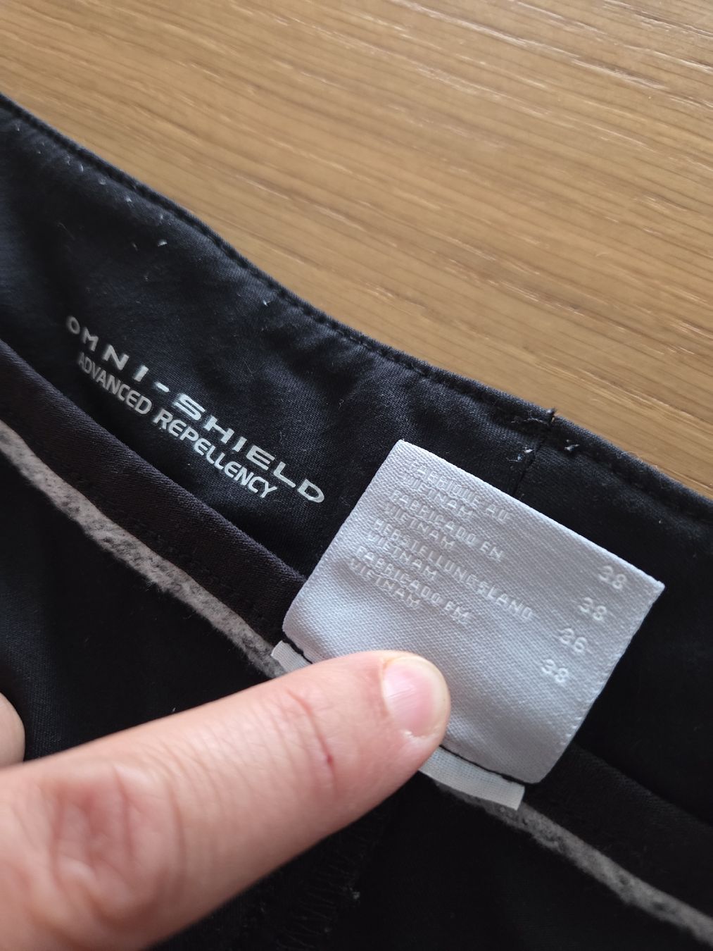 Columbia Pantalons: Columbia Wandershorts schwarz 36 Size 6 – D'occasion à Oberuzwil par Umlobo 3