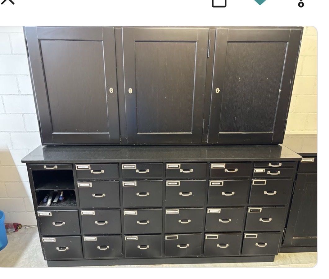 Credenze: Schubladenschrank  – Usato da Albeuve venduto da pan_bbw9
