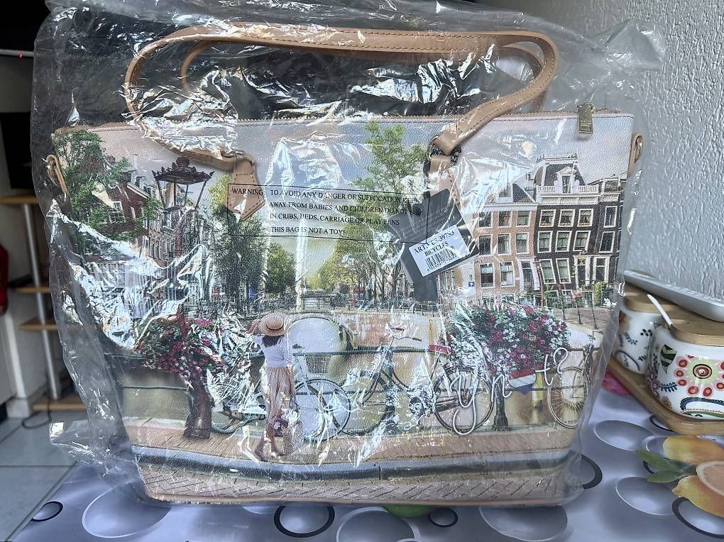 Taschen für Damen:  Borsa Ynot? – Neu und originalverpackt aus Biasca von dan_96w9