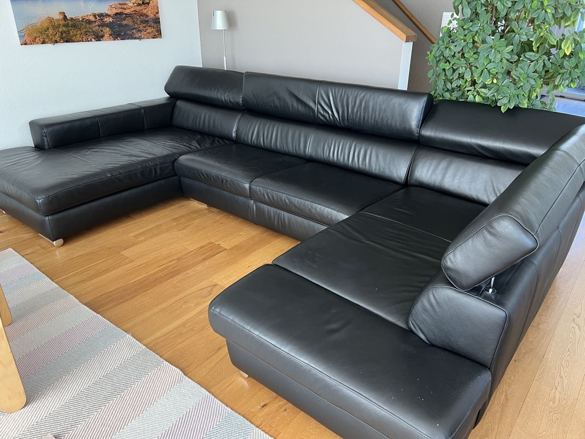 Divani: Grosses schwarzes Ledersofa – Usato da Neuheim venduto da Tomend 2