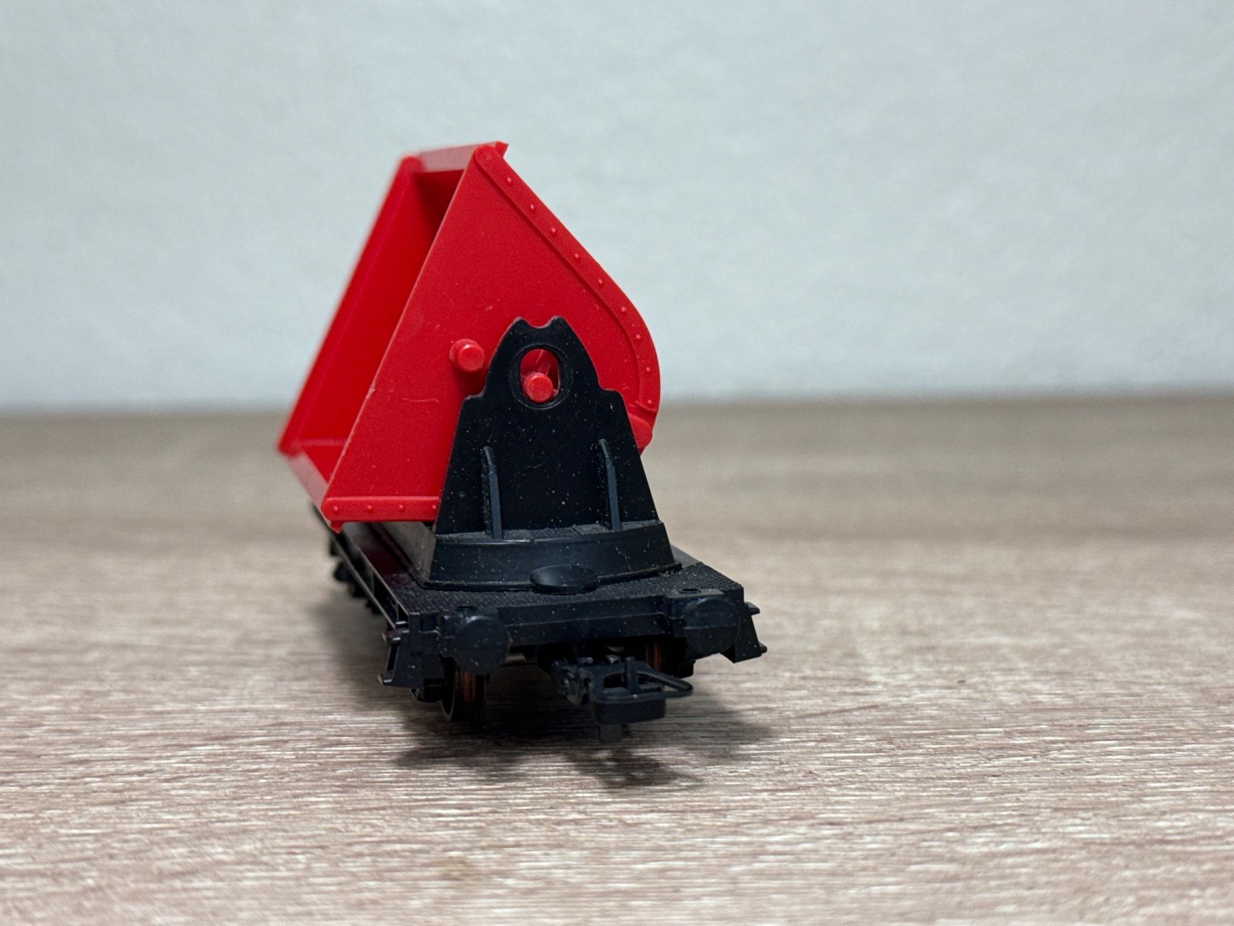 Lima Modelleisenbahnen: Lima Kippwagen H0 (233) – Gebraucht aus St-Aubin-Sauges von tantome 3