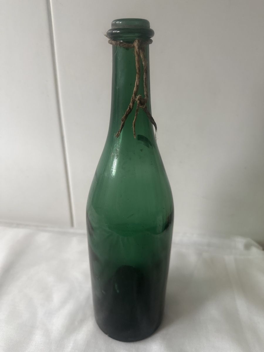 Bottiglie: Antike grüne Glasflasche um 1890 – Usato da Zürich venduto da Chaeffeler