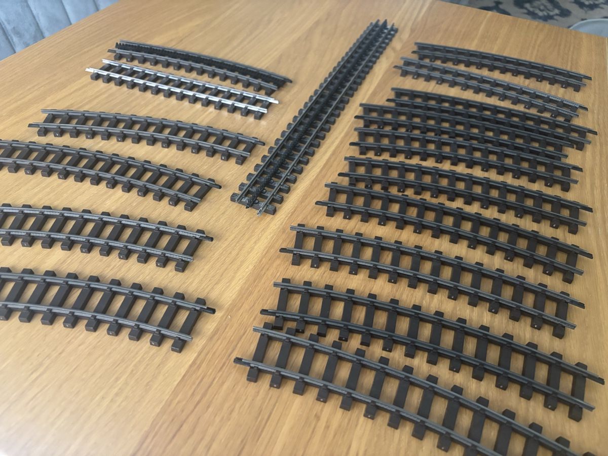 Fama Modelleisenbahnen: Lot de rails FAMA  – Gebraucht aus Orbe von car_8grw