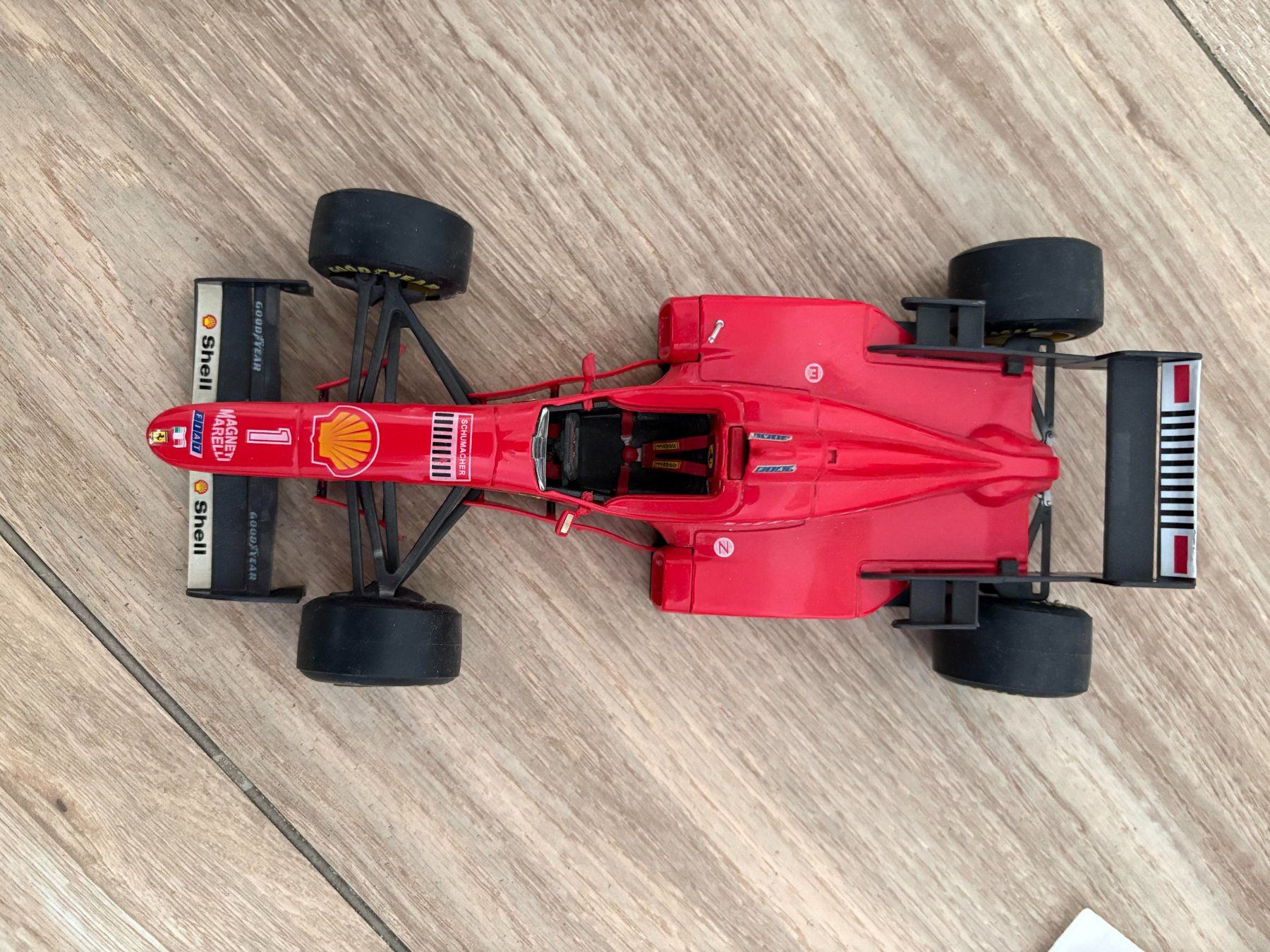 Ferrari Modellini d'auto: Shell 1:20 Ferrari F1 Modellauto – Usato da Möhlin venduto da dth_5mw9