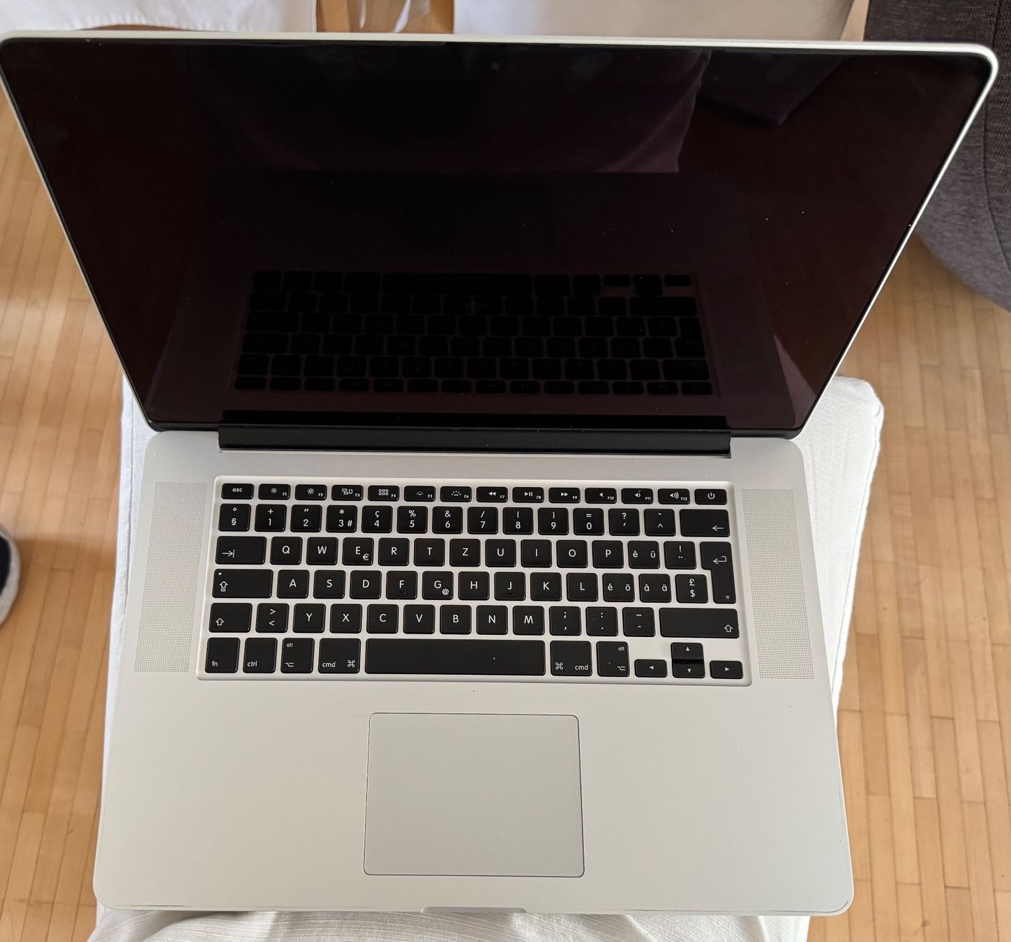 Apple Notebooks: MacBook Pro 15 Zoll 2015 – Defekt aus Adliswil von Busys