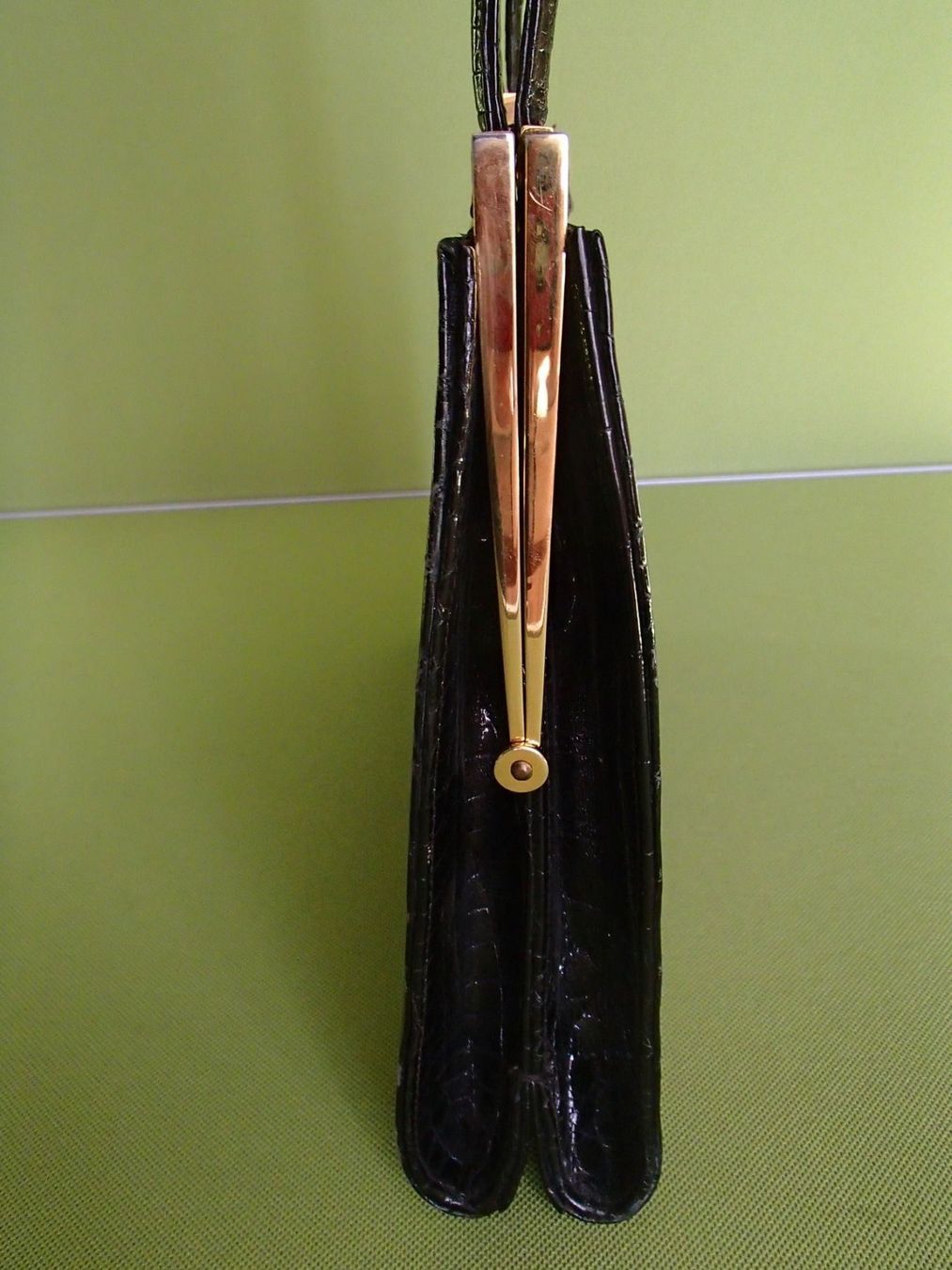 Borse da donna: schwarze Vintage Krokotasche 2 Fächer – Usato da Schöfflisdorf venduto da pullux 1