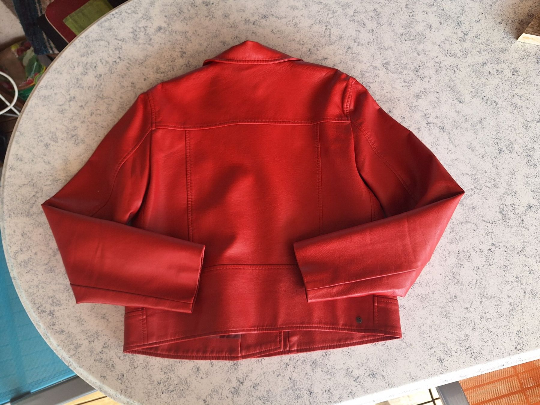 Giacche: Veste rouge entre saison – Usato da La Sarraz venduto da Mbeatles 6