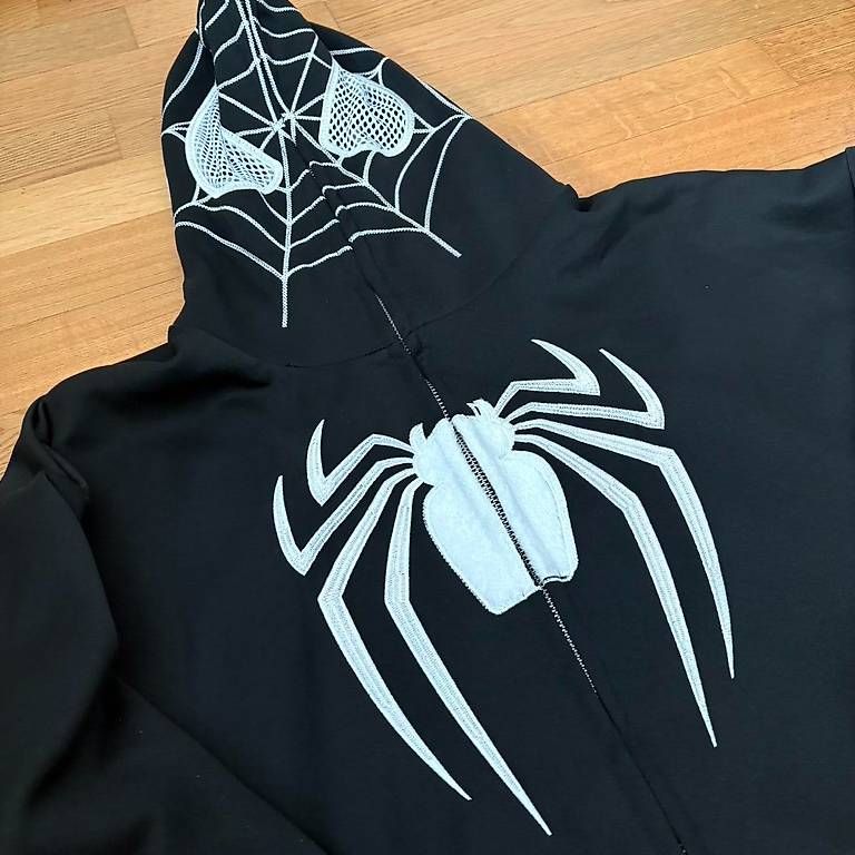 Pulls & Sweat-shirts: Spider Man zip up Hoodie  – D'occasion à Matten b. Interlaken par anisaarunno