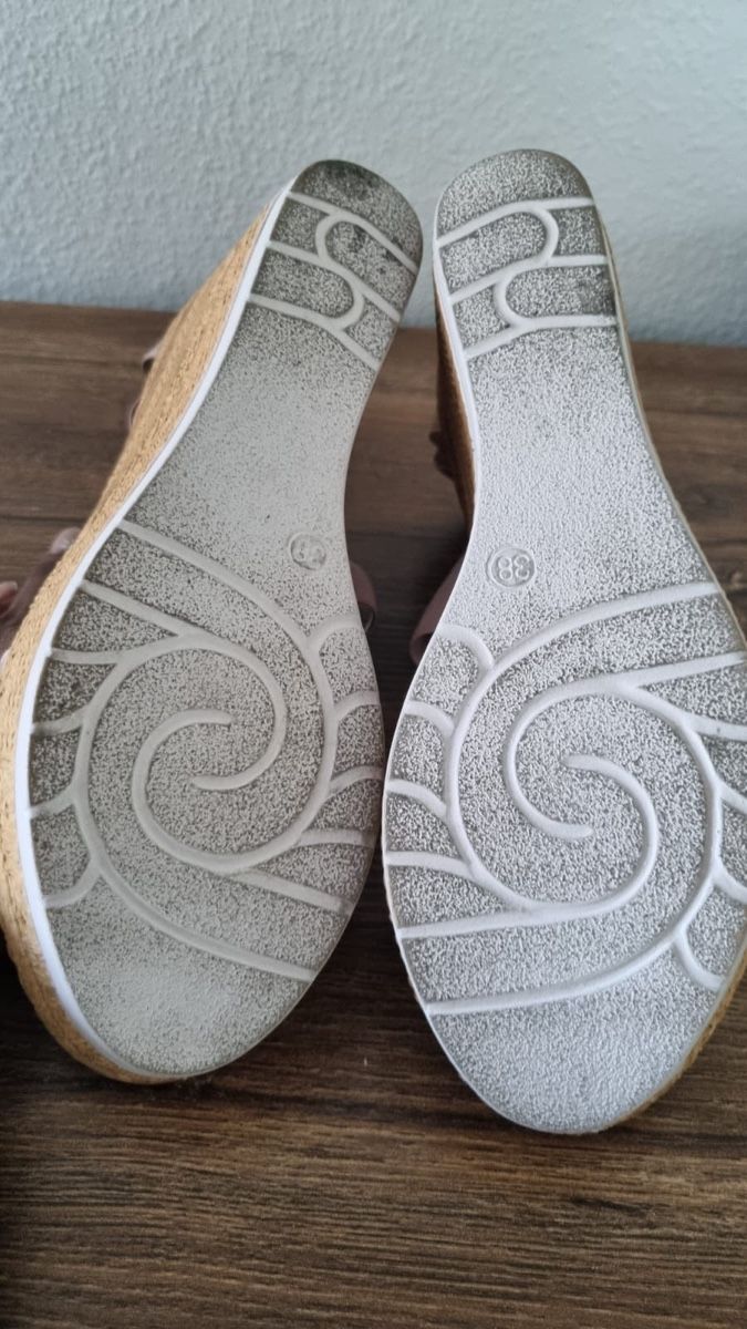 Damenschuhe: Pink Women's Wedge Gr. 38 – Gebraucht aus Frauenfeld von eun_275d 3
