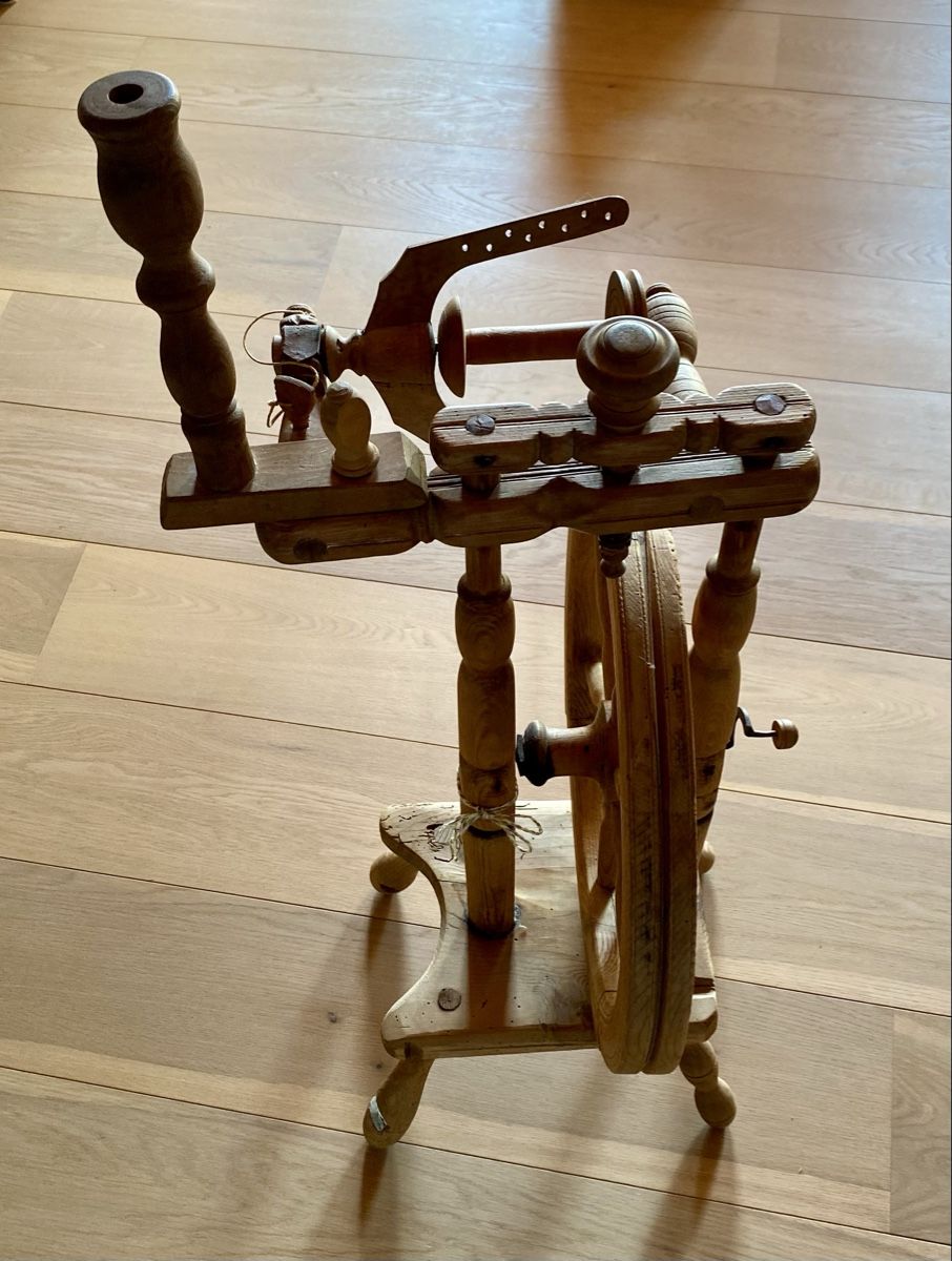 Ruote per filare: Antikes Spinnrad  – Usato da Bremgarten AG venduto da 2N1 3