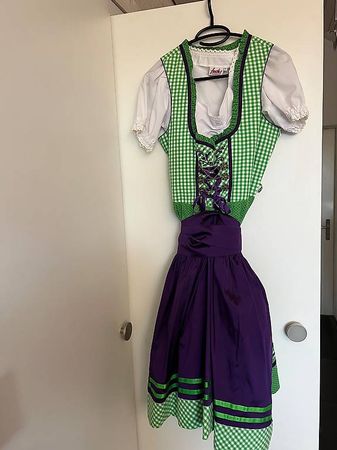 Dirndl mit Bluse