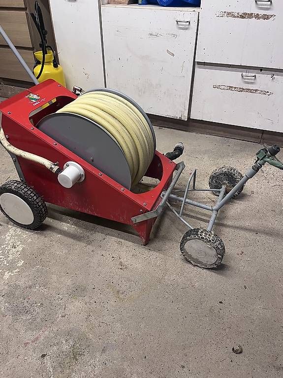 Toutes les machines: Reitplatzbewässer – D'occasion à Kyburg-Buchegg par misanthrop