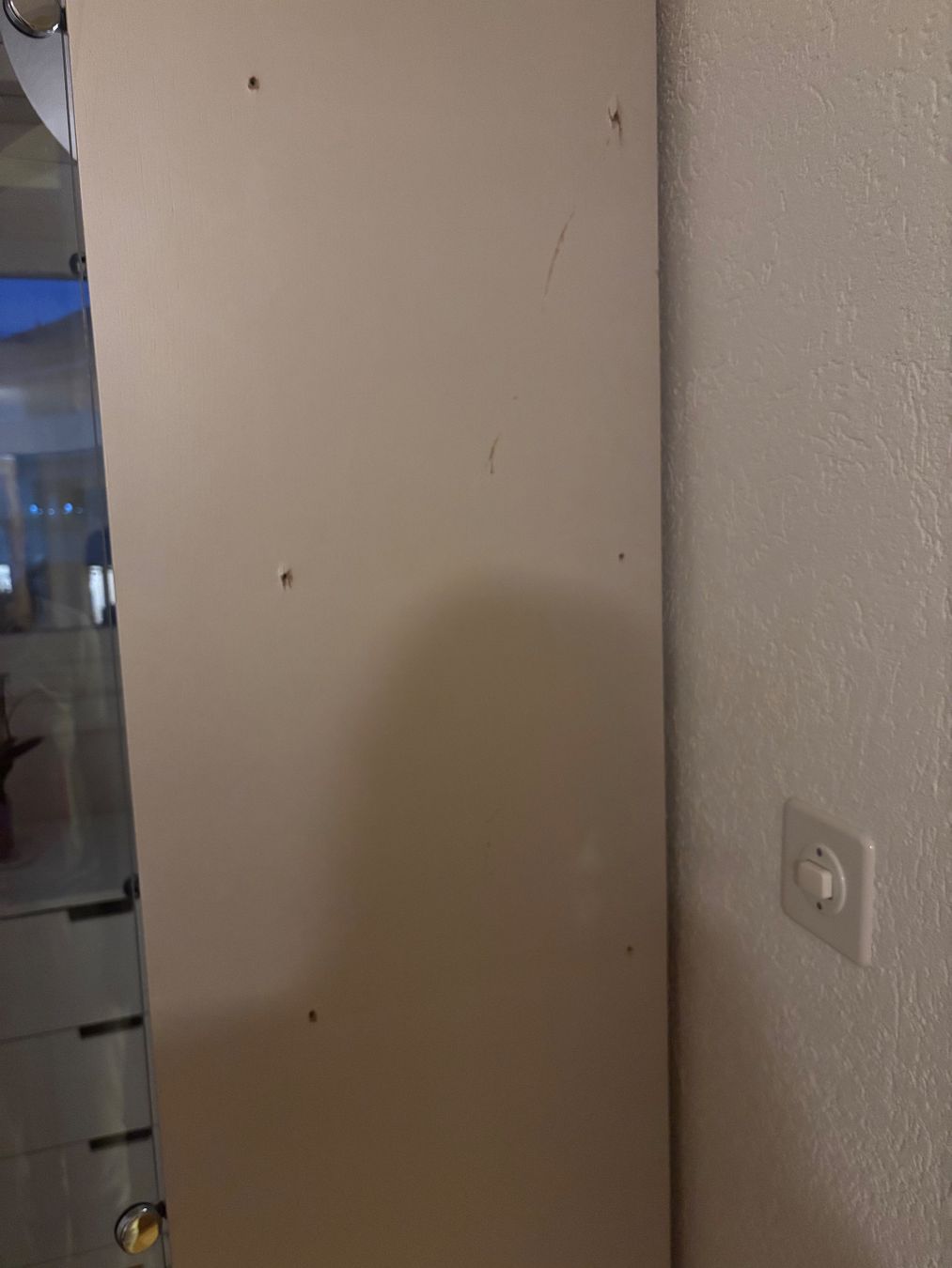 Vetrine: Glasvitrine mit Beleuchtung hellgrau – Usato da Altstätten SG venduto da jen_5sms 8